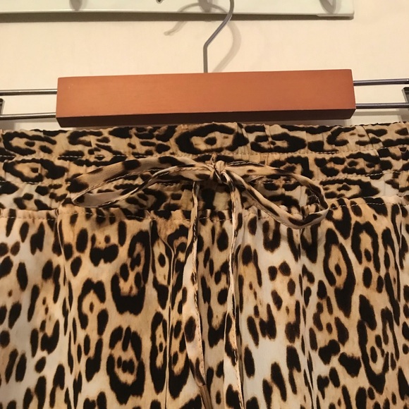 Brand new Guess leopard print joggers - Picture 6 of 7